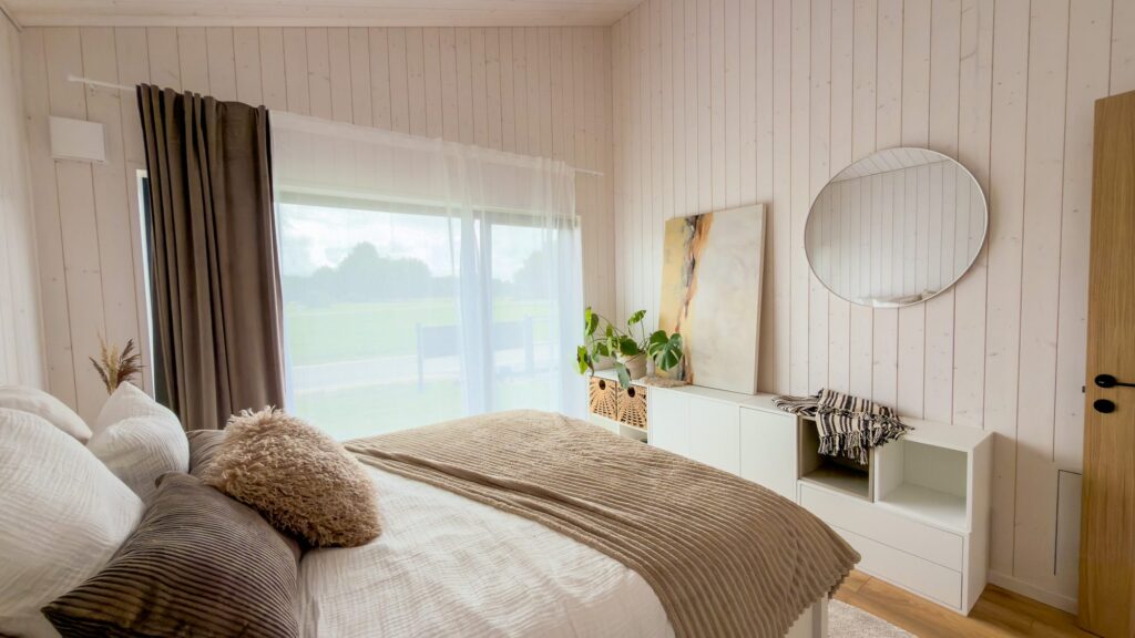 Living 80 bedroom